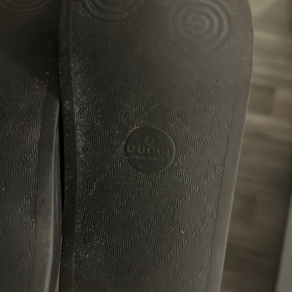 Authentic Red GG Gucci rubber slides size 38 - Picture 7 of 7